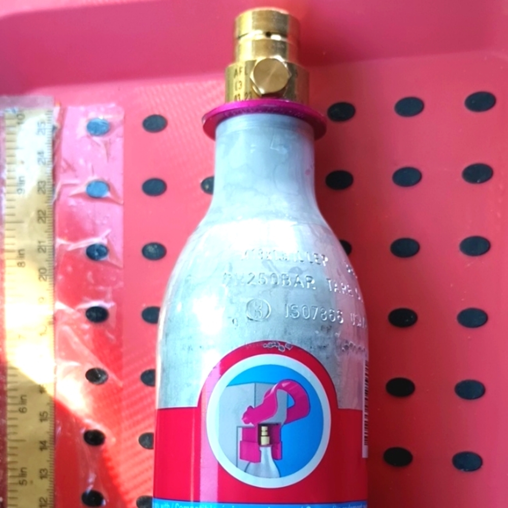 PINK SNAP ON SODASTREAM EMPTY TANK FOR THE USE WITH NEWER MACHINES 2020 & UP